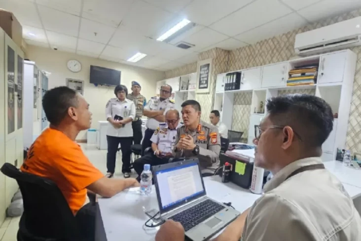 Penumpang Ngamuk dan...