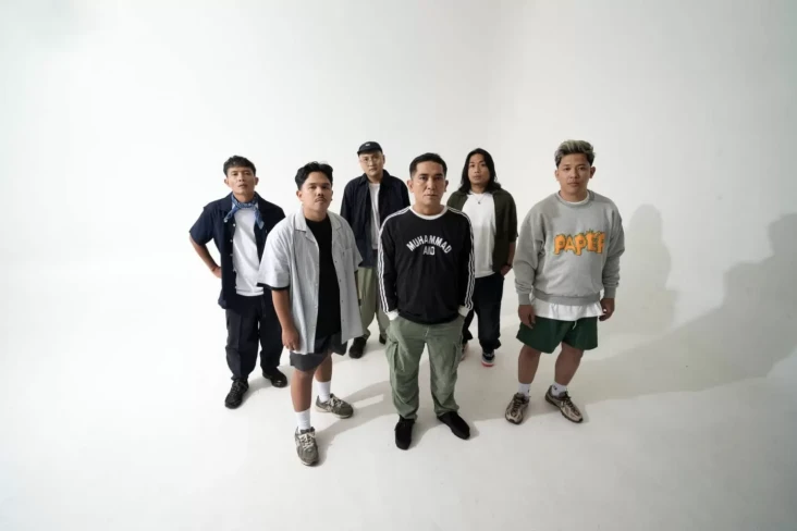 Menembus Batas, Closehead...