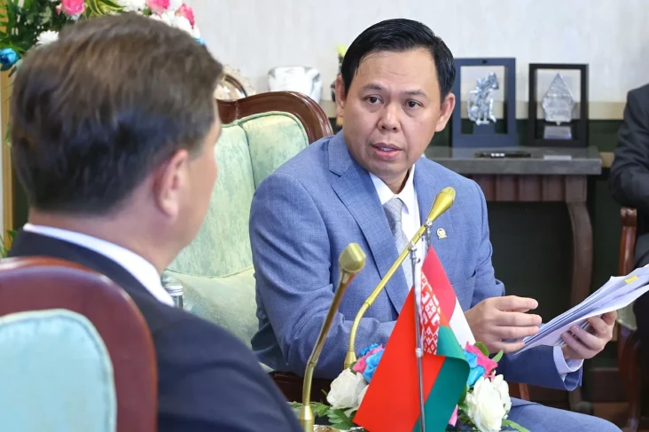 Sambut Menlu Belarus,...