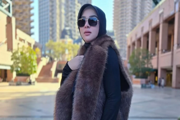Mewah! Syahrini Pakai...