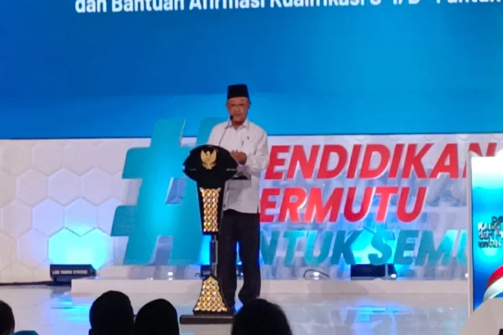Presiden Prabowo Berikan...