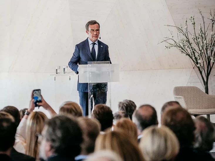 Siapa Ulf Kristersson?...