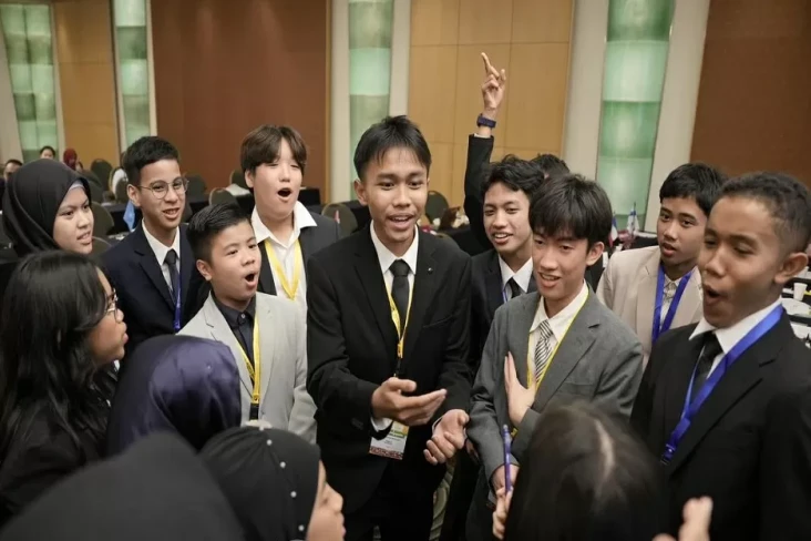Pelajar Indonesia Raih...