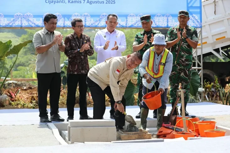 Penuhi Gizi Masyarakat,...
