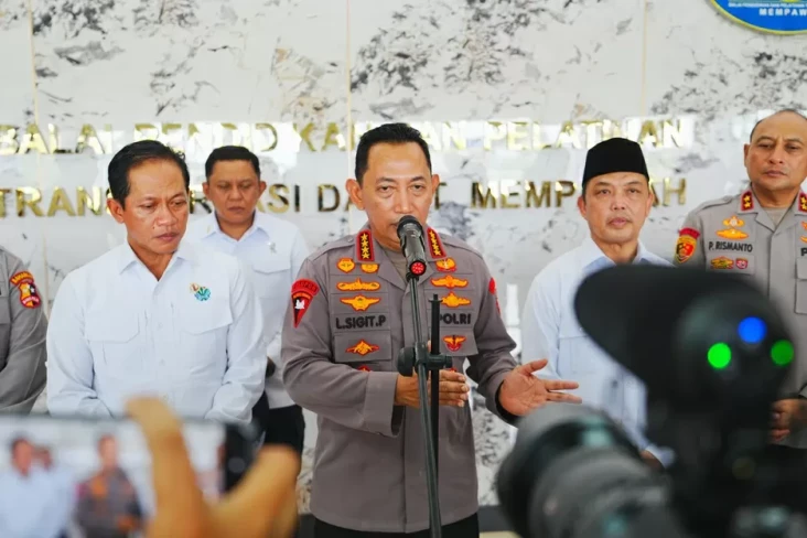 Tinjau Penanganan Karhutla...