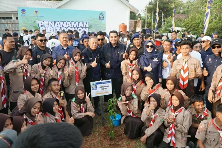 Luncurkan Gerakan Tanam...