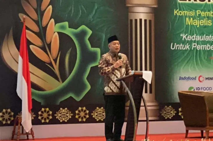 Berdayaan Ekonomi Umat,...