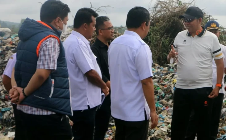 Dari Balik Sengatan...
