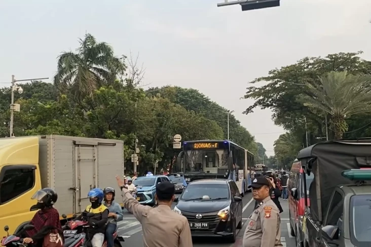 Arus Lalu Lintas Sekitar...