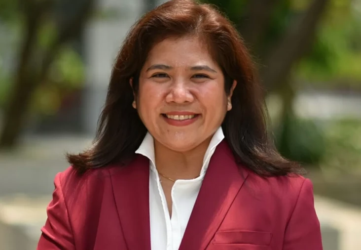 Identitas Diri dan Tantangan...