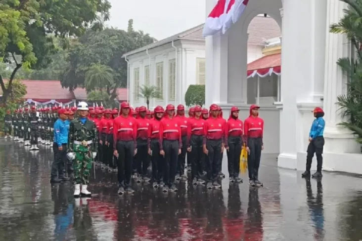 Hujan Deras Iringi Gladi...