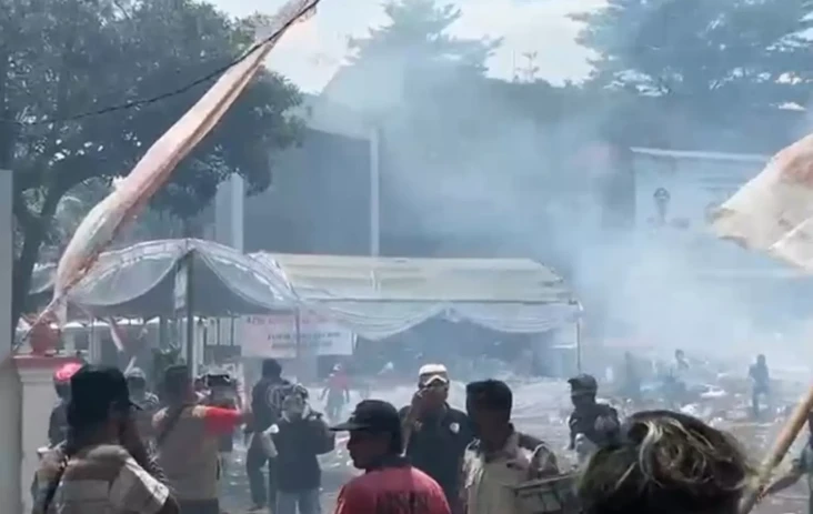 Demo Tuntut Bupati Pati...