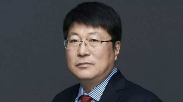 Profil Zhao Weiguo,...