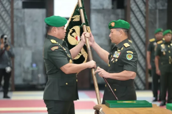 Jenderal Maruli Pimpin...