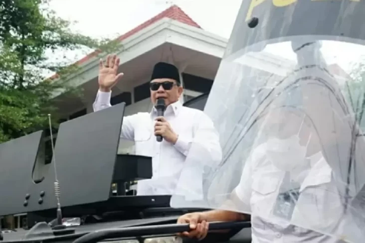 Bupati Pati Diprotes...