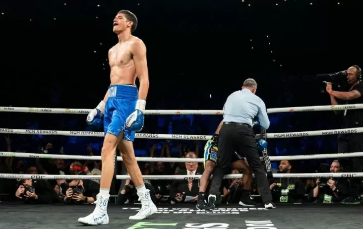 Sebastian Fundora Pertahankan...