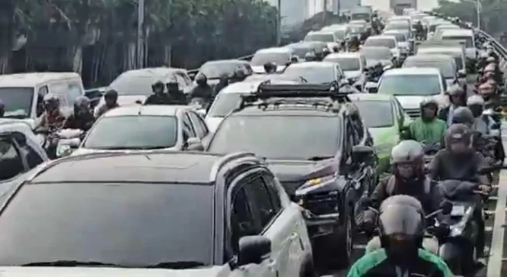 Macet Horor di Jalan...