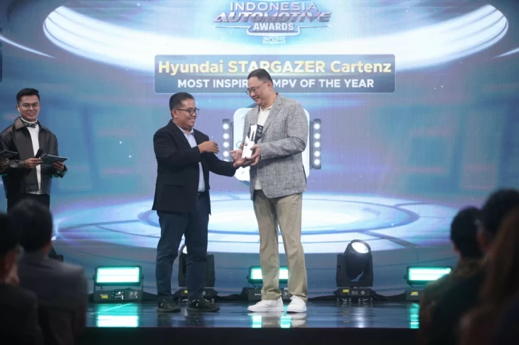 Hyundai Stargazer Cartenz...