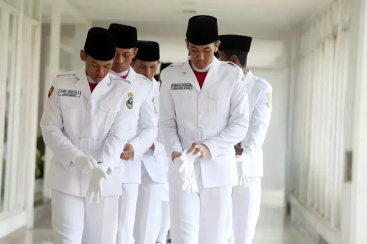 Daftar Nama 76 Paskibraka...