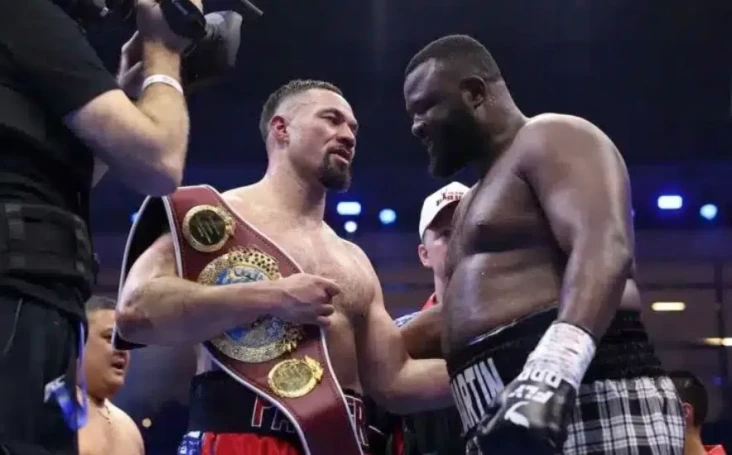 Oleksandr Usyk Lepas...