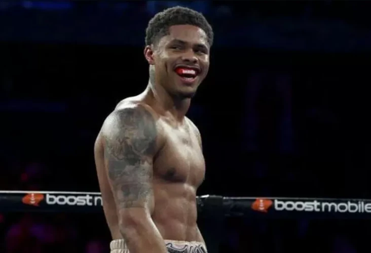 Shakur Stevenson dengan...