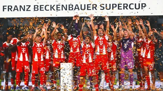 Bayern Muenchen Juara...