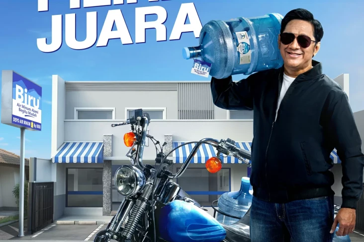 Air Minum Biru Gandeng...