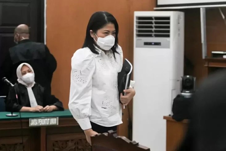 Putri Candrawathi Istri...