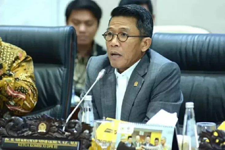 Ketua Komisi XI DPR...