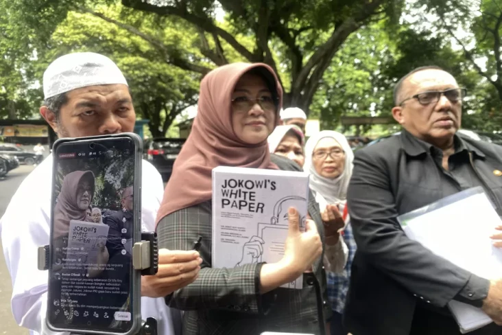 Bawa Buku Jokowis White...