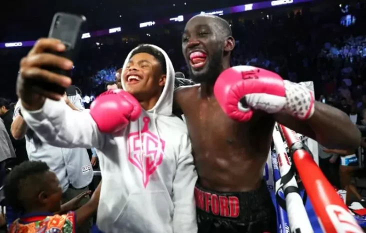 Shakur Stevenson Membantu...