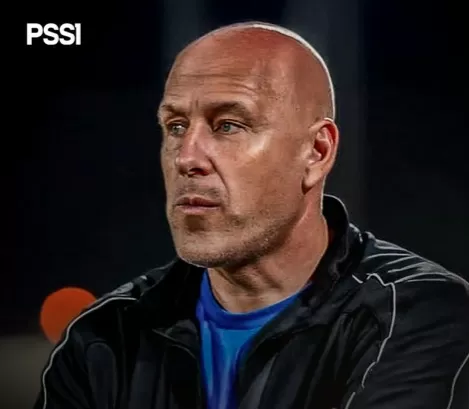 PSSI Resmi Tunjuk Alexander...