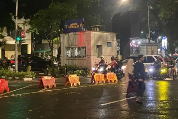 Parah! Pos Polisi Dekat...