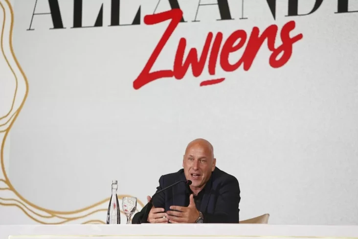 Alexander Zwiers Dirtek,...