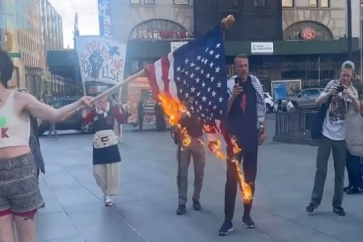 Trump Perintahkan Pembakar...