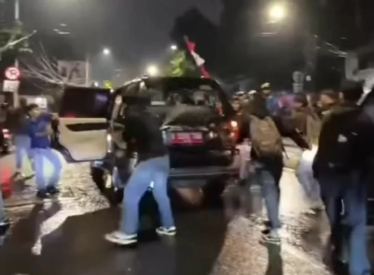 Kronologi Mobil Lurah...