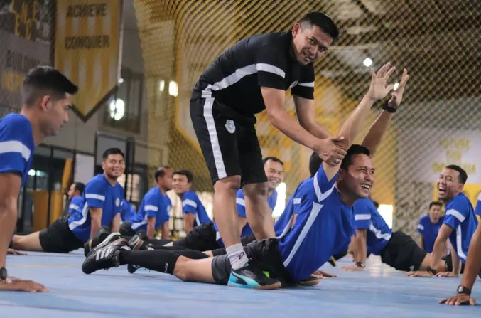 Gelar Kursus Ofisial...