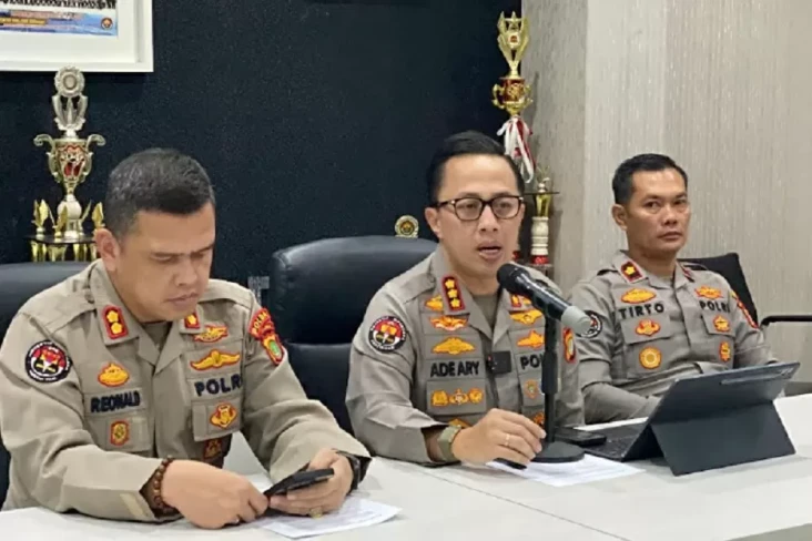Polisi Tangkap Tim Penguntit...