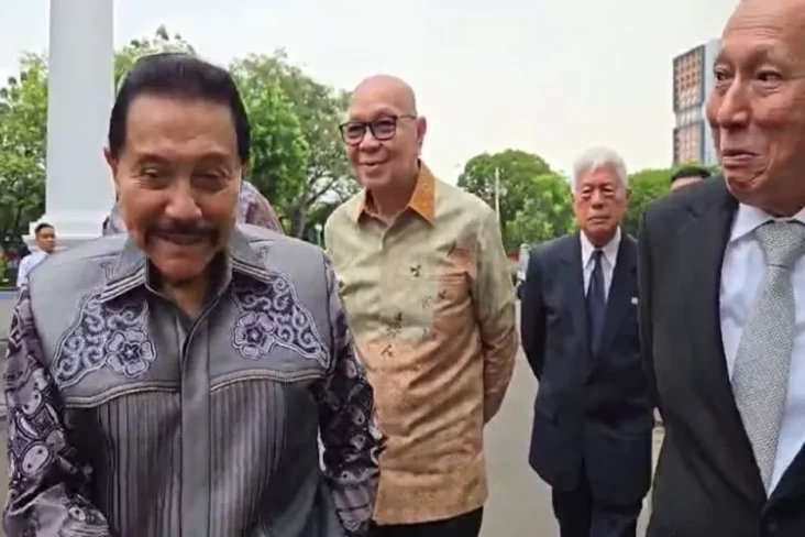 Prabowo Kumpulkan Eks...