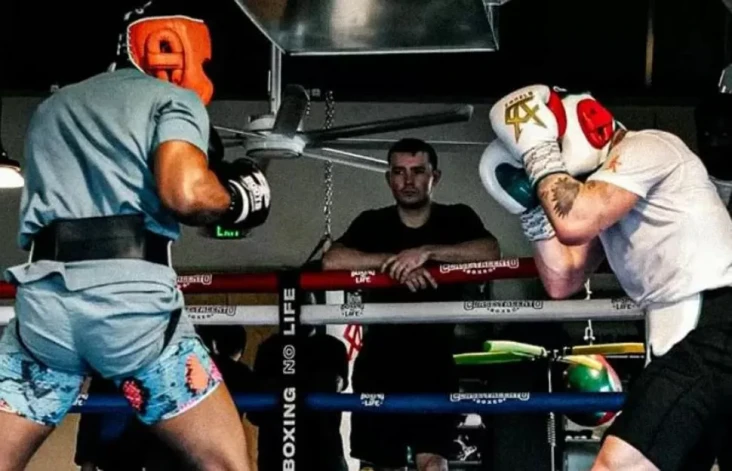 Canelo Minta Bantuan...