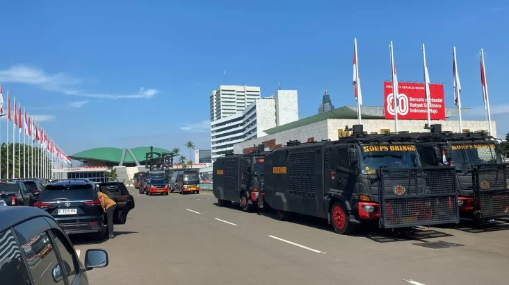 Kawal Demo Buruh di...