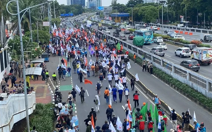 Buruh Mulai Berdatangan...