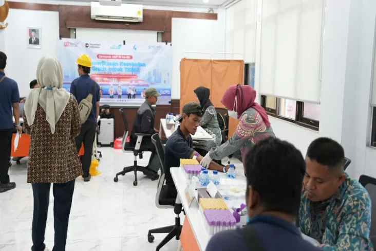 Tenaga Kerja di Pelabuhan...