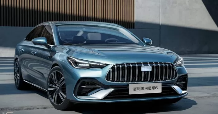 Geely Starshine Diluncurkan,...