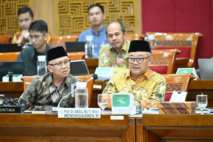Kemendikdasmen Kelola...