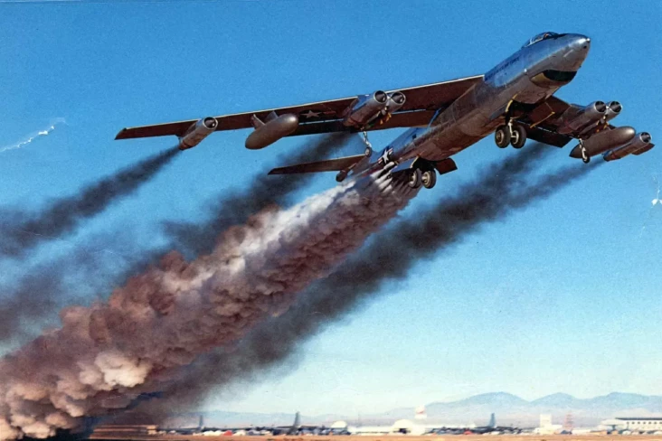 Ketika Pesawat B-47...