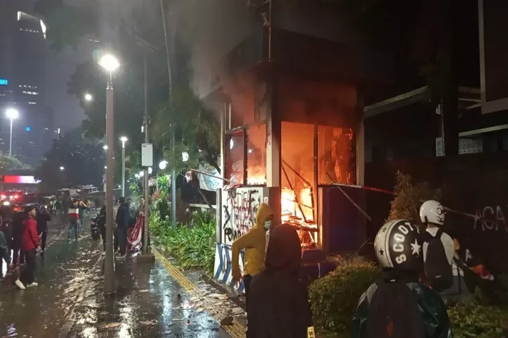 Pos Polisi Lantas di...