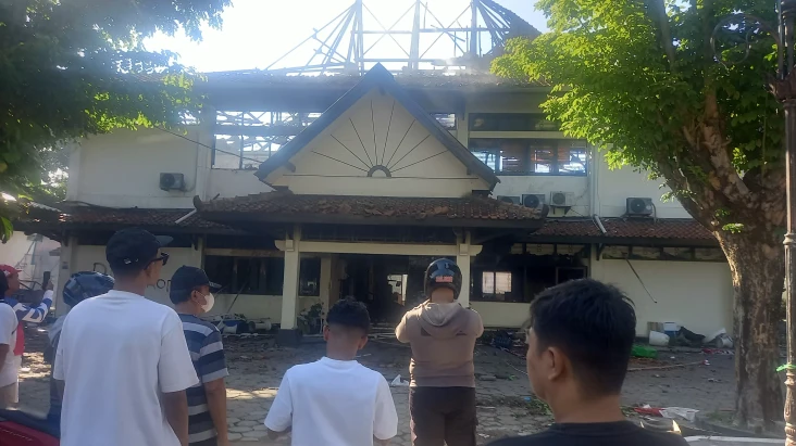 Demo Berujung Ricuh,...