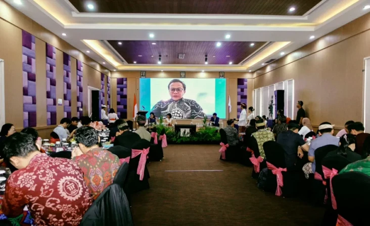 Lebih dari 300 Pendidik...