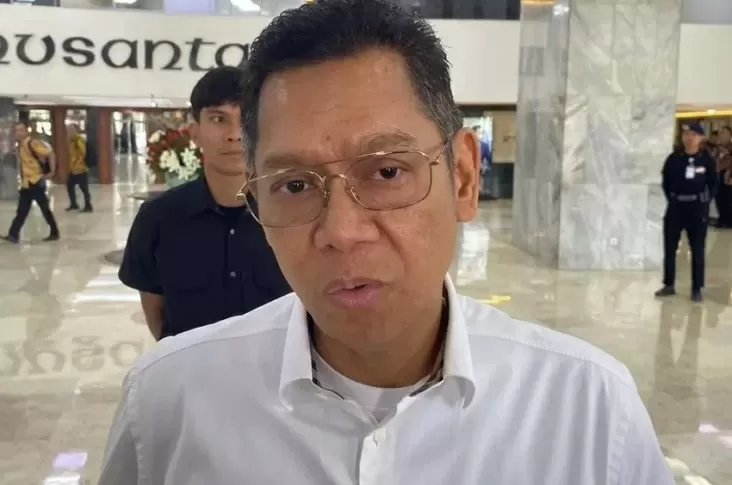 Golkar Nonaktifkan Adies...
